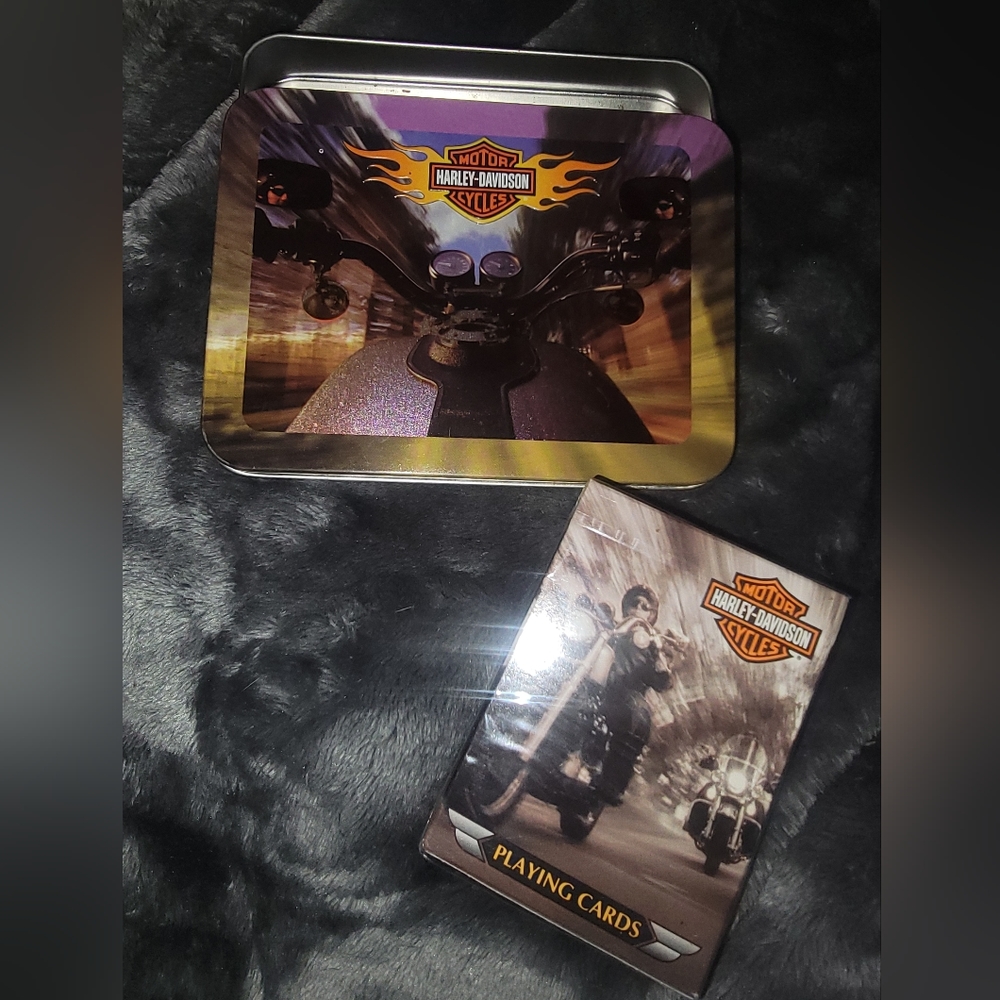 Harley davidson playing cards never opened in tin holding case